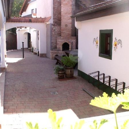 Pension Cerny Jezdec Lednice Exterior photo