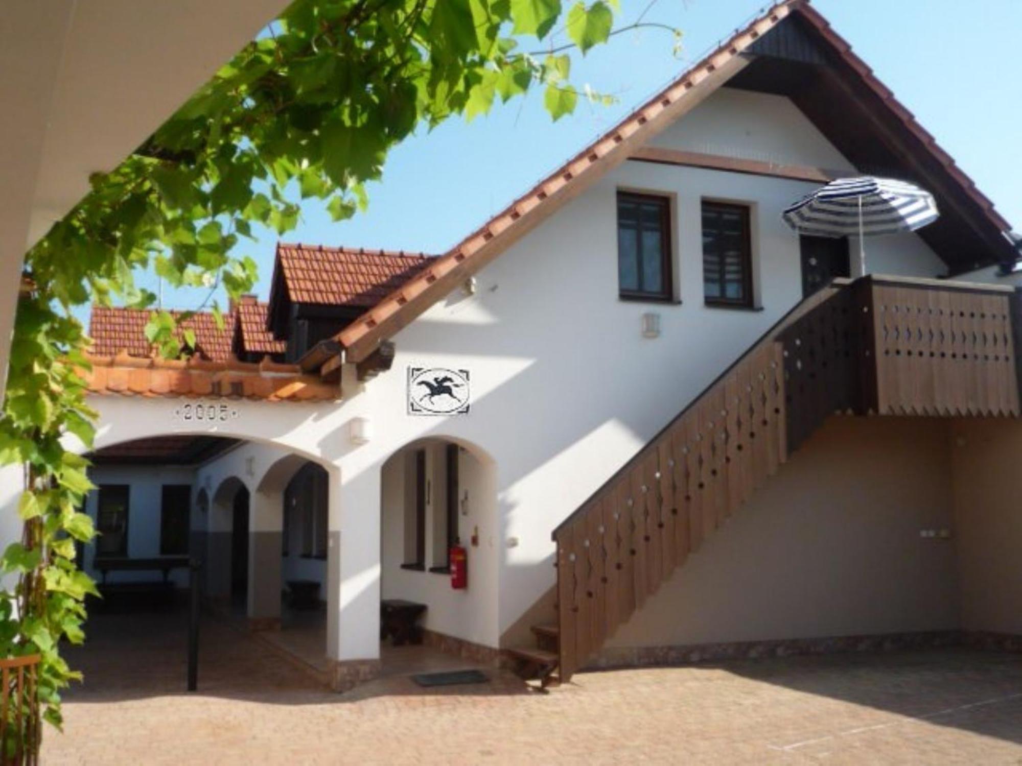 Pension Cerny Jezdec Lednice Exterior photo
