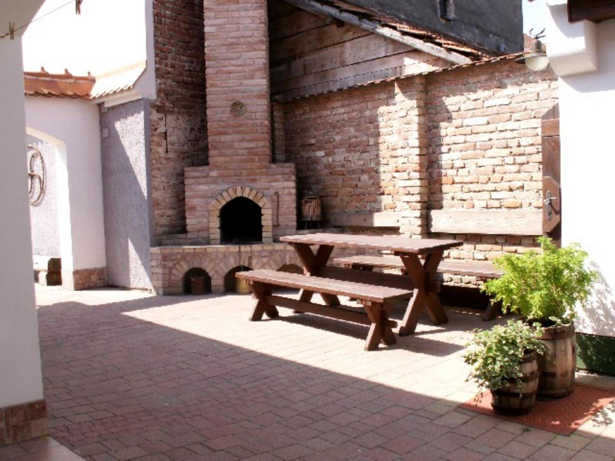 Pension Cerny Jezdec Lednice Exterior photo